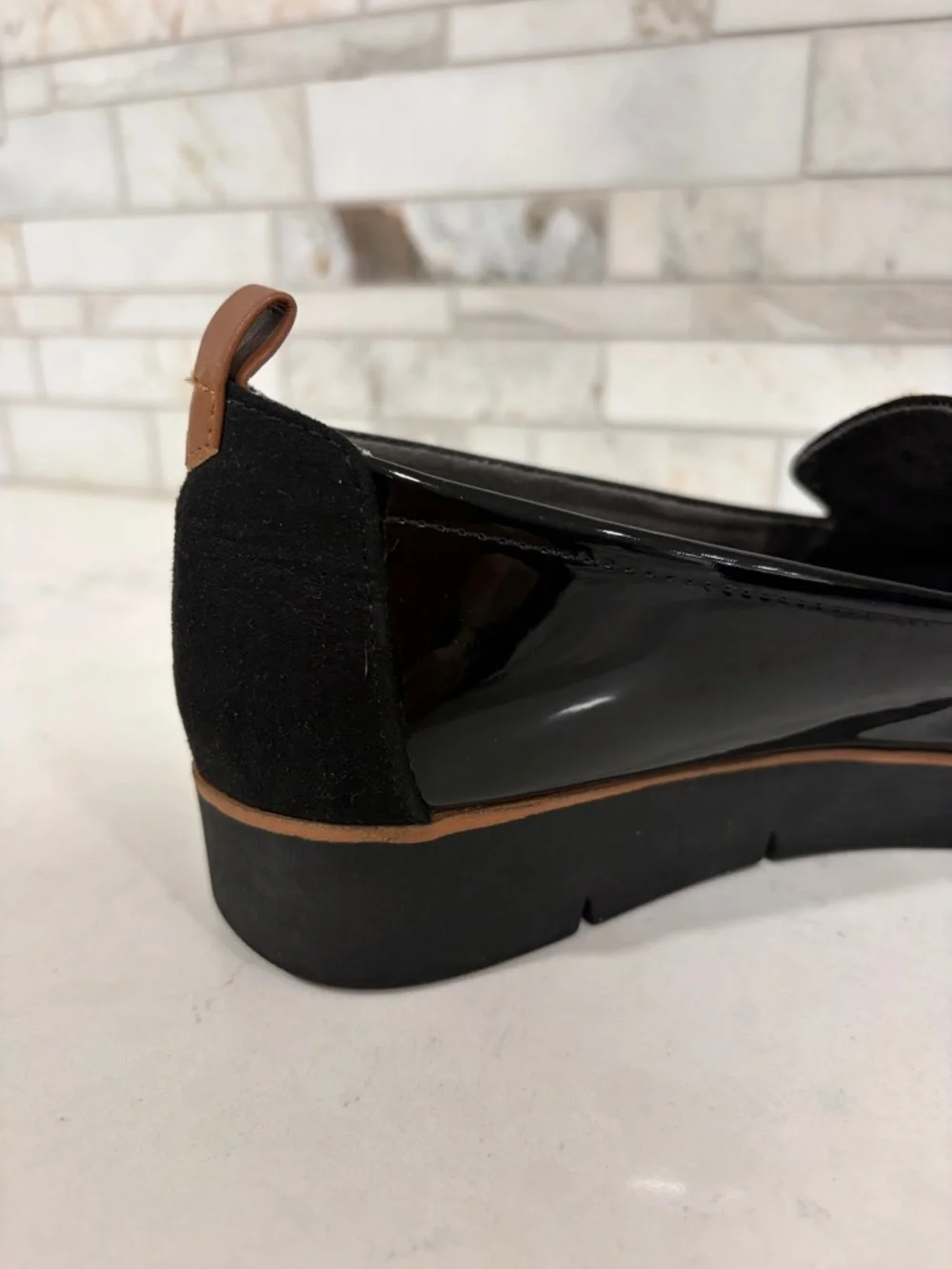 Dr. Scholl's Black Patent Leather and Suede Slip-On Loafer with Tan Trim Sz 9